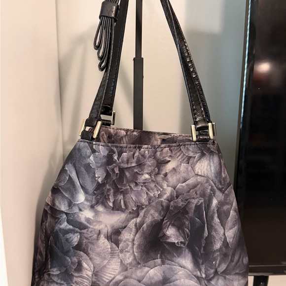 Vintage Valentino Garavani Gray Floral Shoulder Bag - Picture 3 of 11